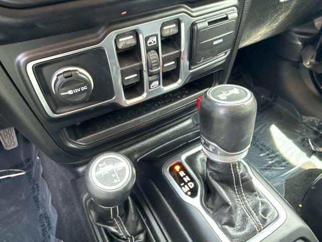 Used 2023 Jeep Wrangler Unlimited Sahara AWD/4WD image 20