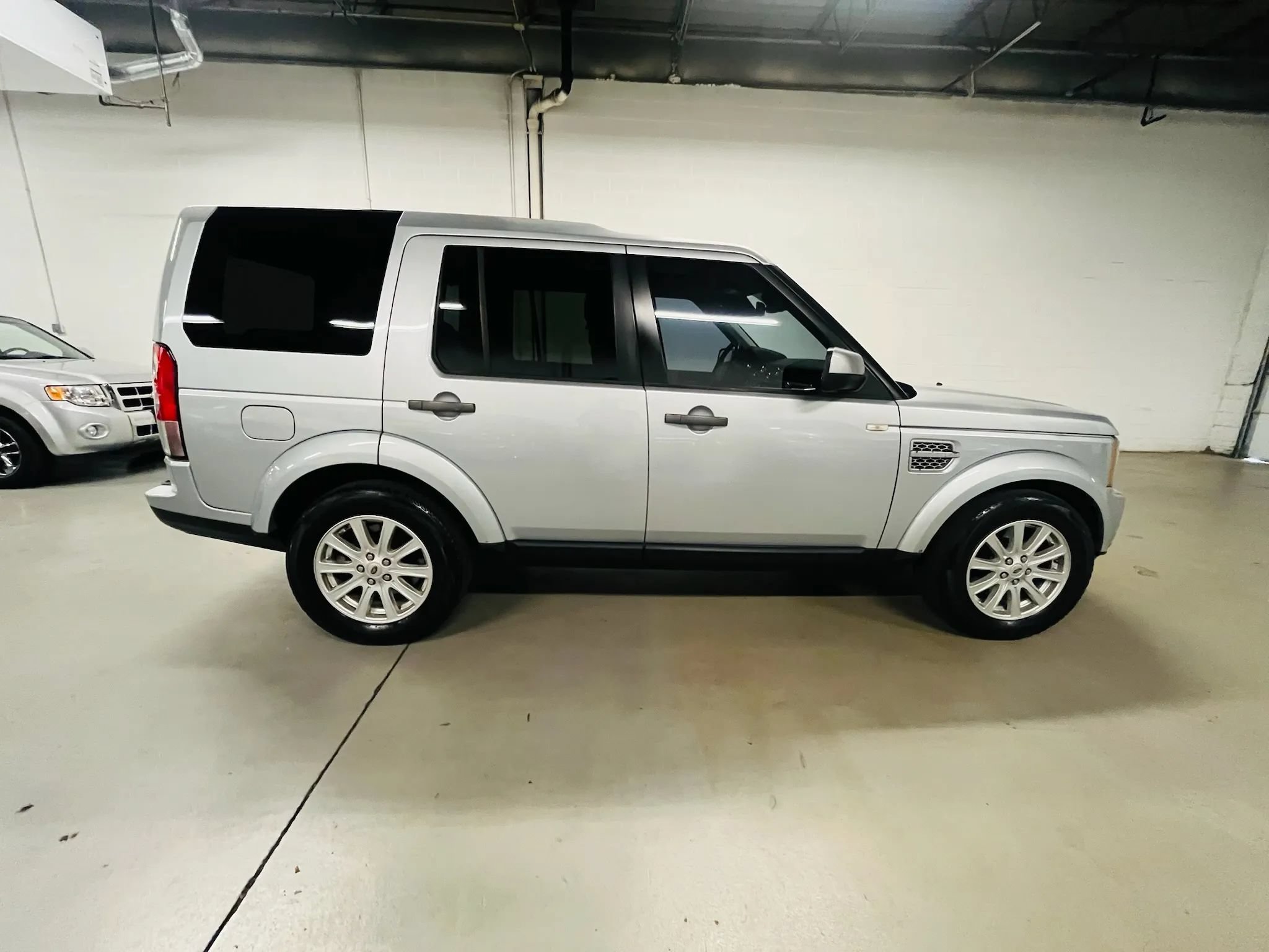 Used 2010 Land Rover LR4 HSE AWD/4WD image 9