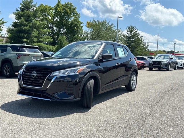 New 2025 Nissan Kicks Play S image 8