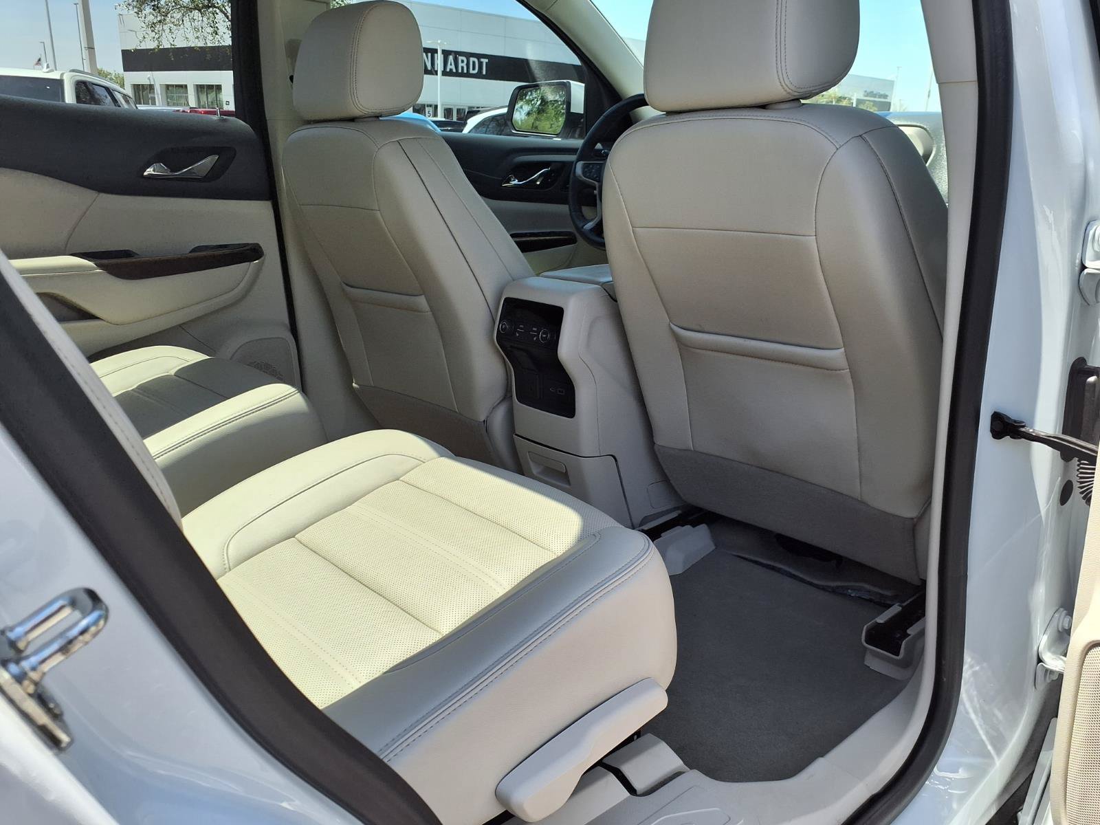 Used 2023 GMC Acadia Denali w/ Denali Technology Package FWD image 13
