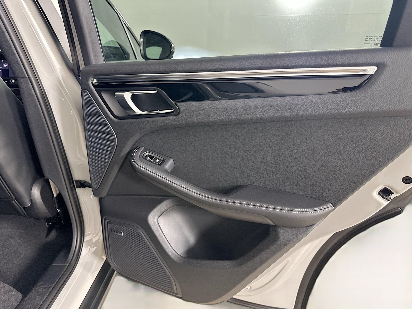 New 2026 Porsche Macan Turbo AWD/4WD image 43