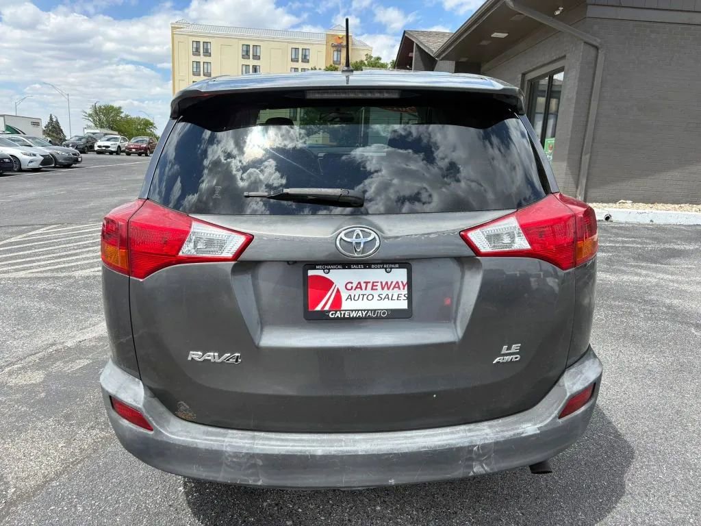 Used 2013 Toyota RAV4 LE AWD/4WD image 4