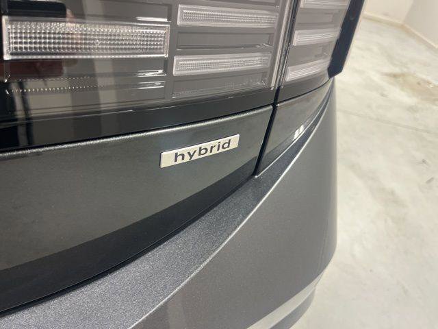 New 2025 Hyundai Sonata Limited image 30