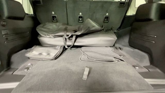 Used 2024 Jeep Wrangler Unlimited w/ Convenience Group AWD/4WD image 20