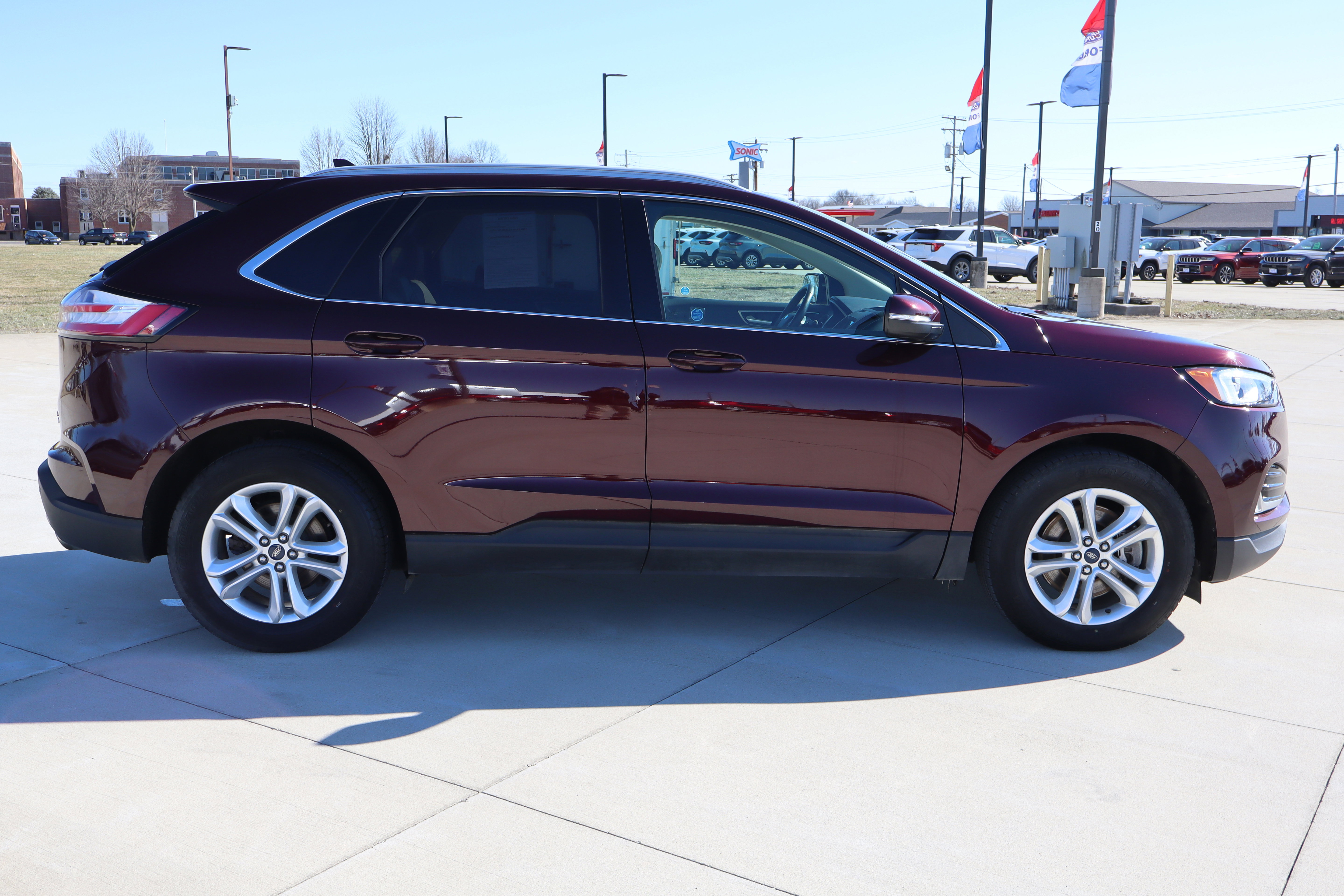 Used 2020 Ford Edge SEL w/ Convenience Package image 4