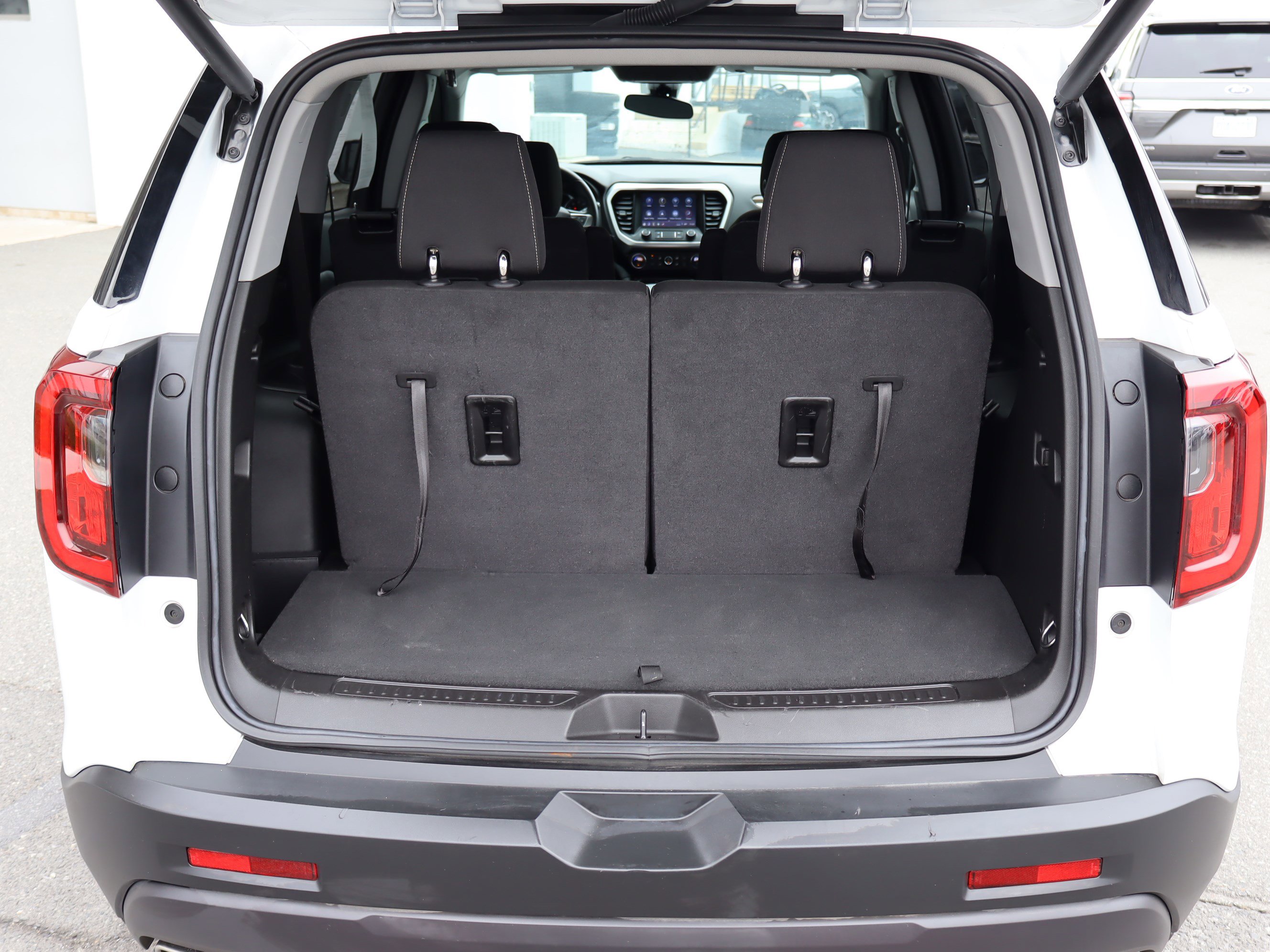 Certified 2023 GMC Acadia SLE w/ Driver Convenience Package image 34