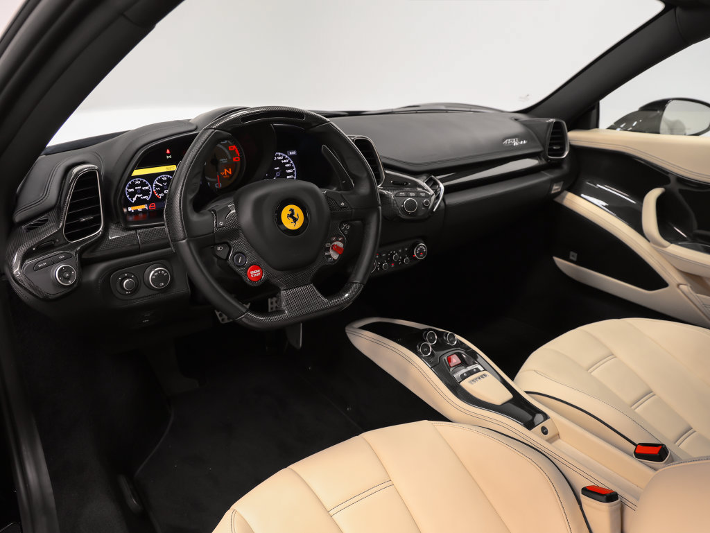 Used 2010 Ferrari 458 Italia Coupe RWD image 56