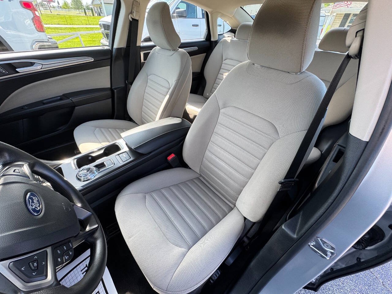Used 2018 Ford Fusion S FWD image 9