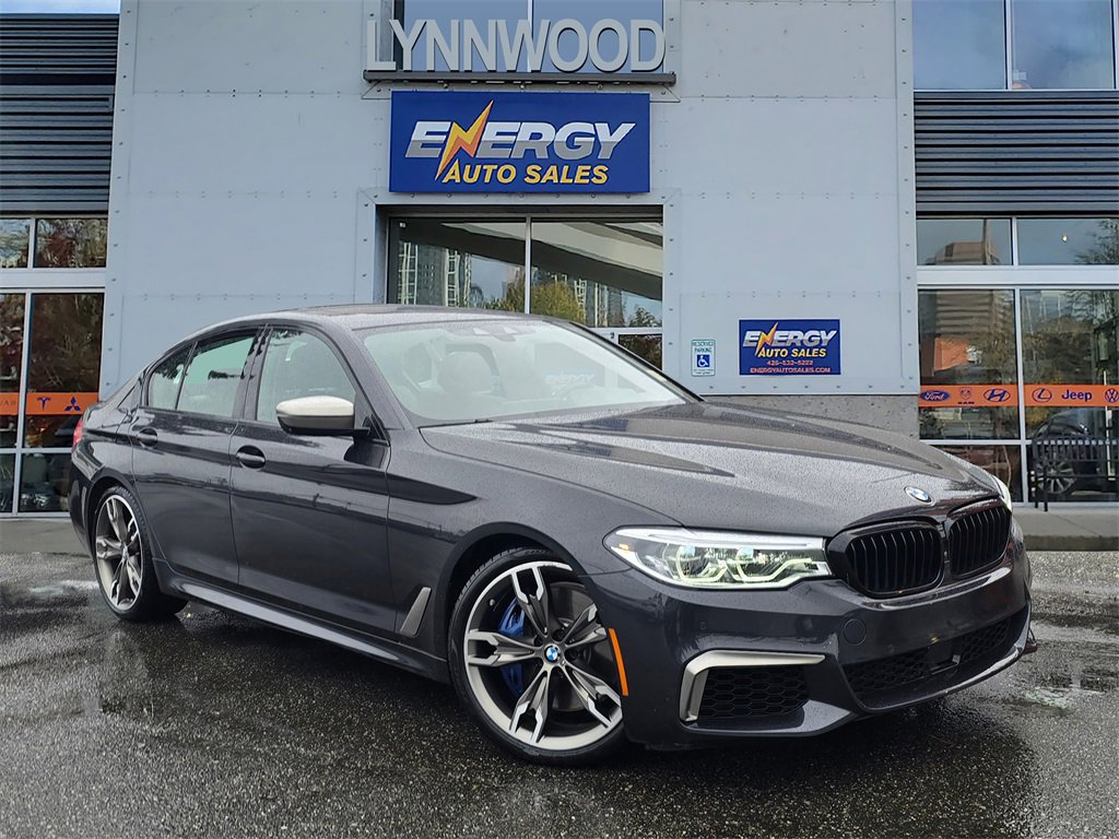 Used 2020 BMW M550i xDrive image 1