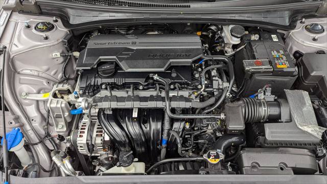 Used 2025 Hyundai Elantra Sport FWD image 32