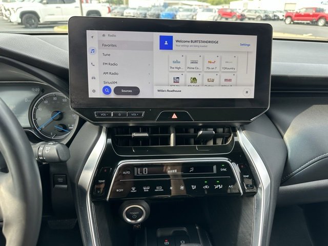 Used 2023 Toyota Venza Nightshade image 9