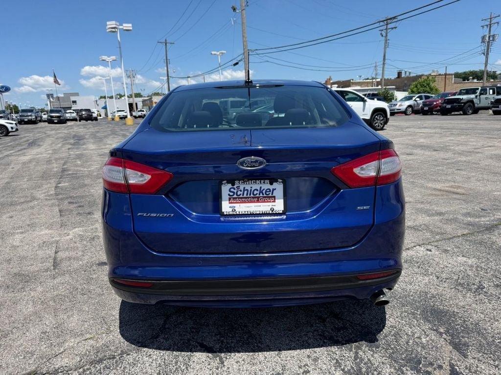 Used 2015 Ford Fusion SE FWD image 8