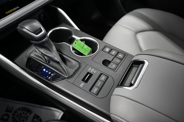 Used 2023 Toyota Highlander XLE image 20