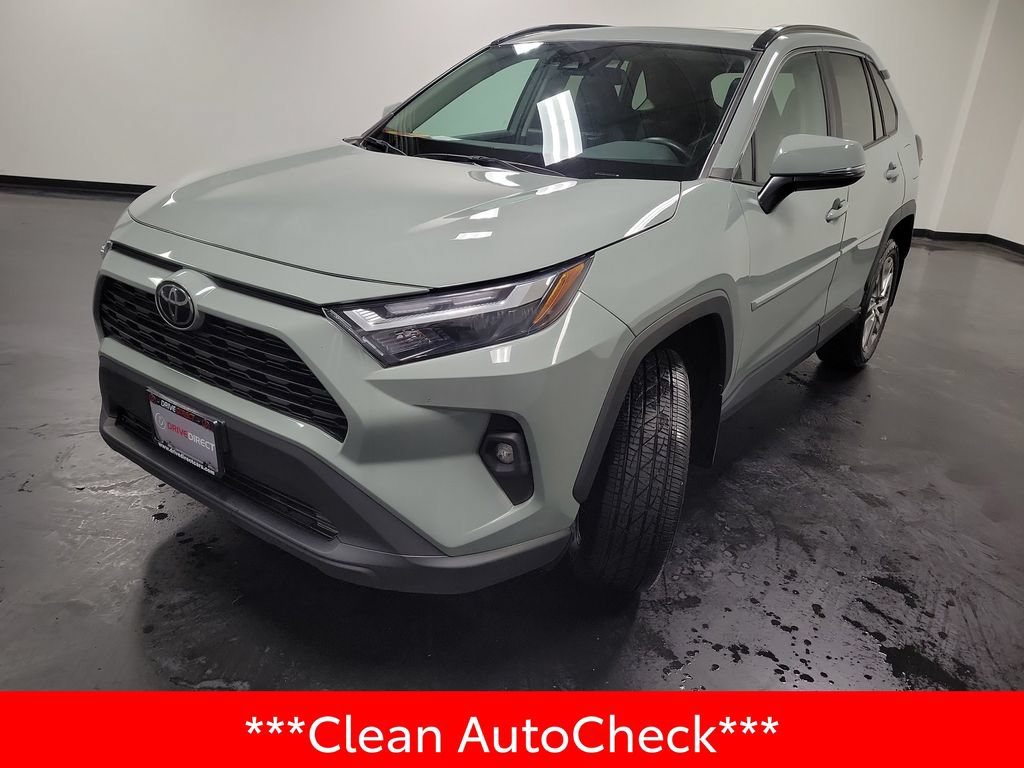 Used 2022 Toyota RAV4 XLE Premium AWD/4WD image 4