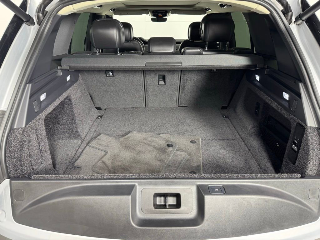 Used 2025 Land Rover Range Rover SE AWD/4WD image 28