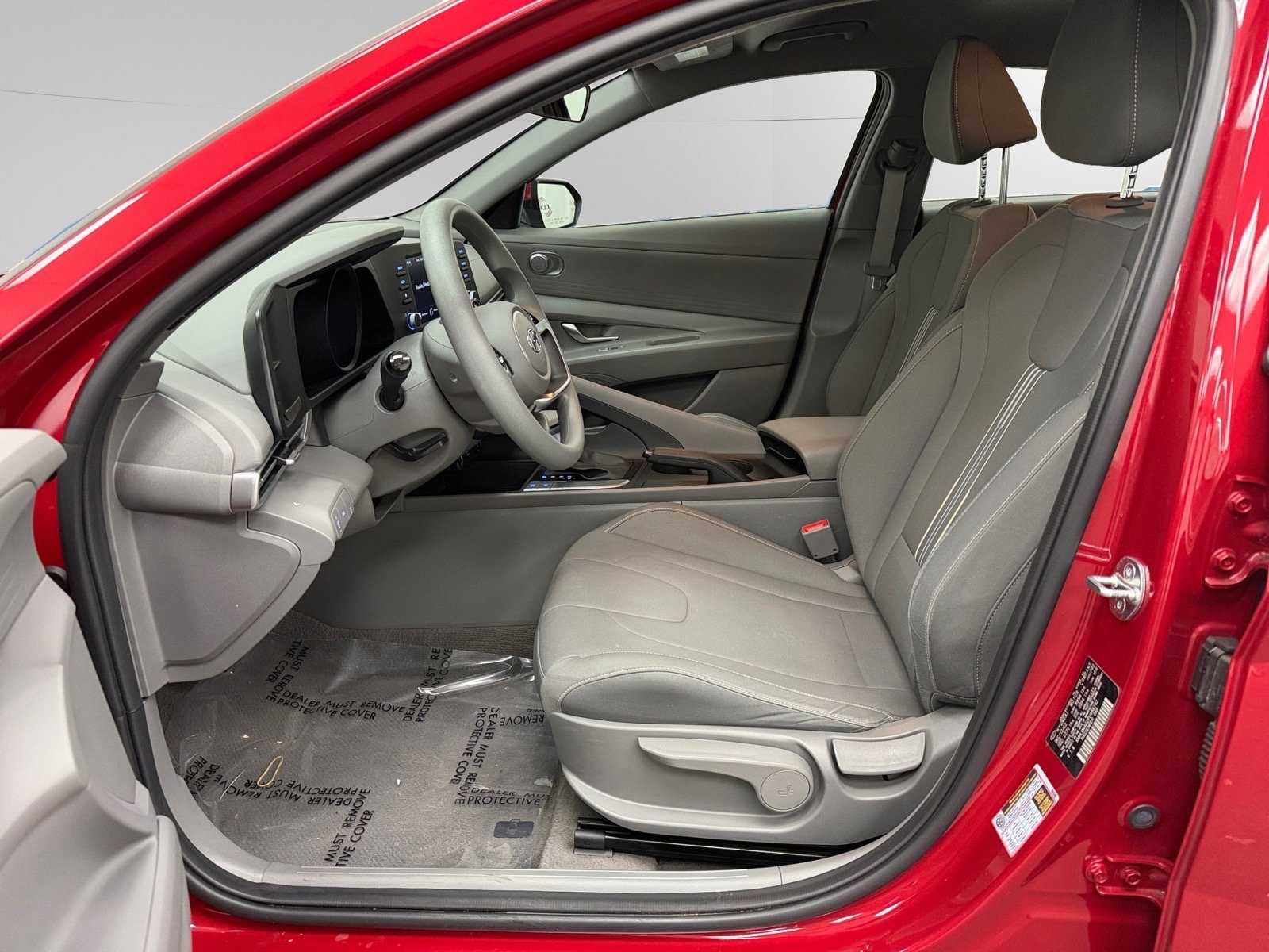 Used 2023 Hyundai Elantra SEL w/ Preferred Accessory Package image 9