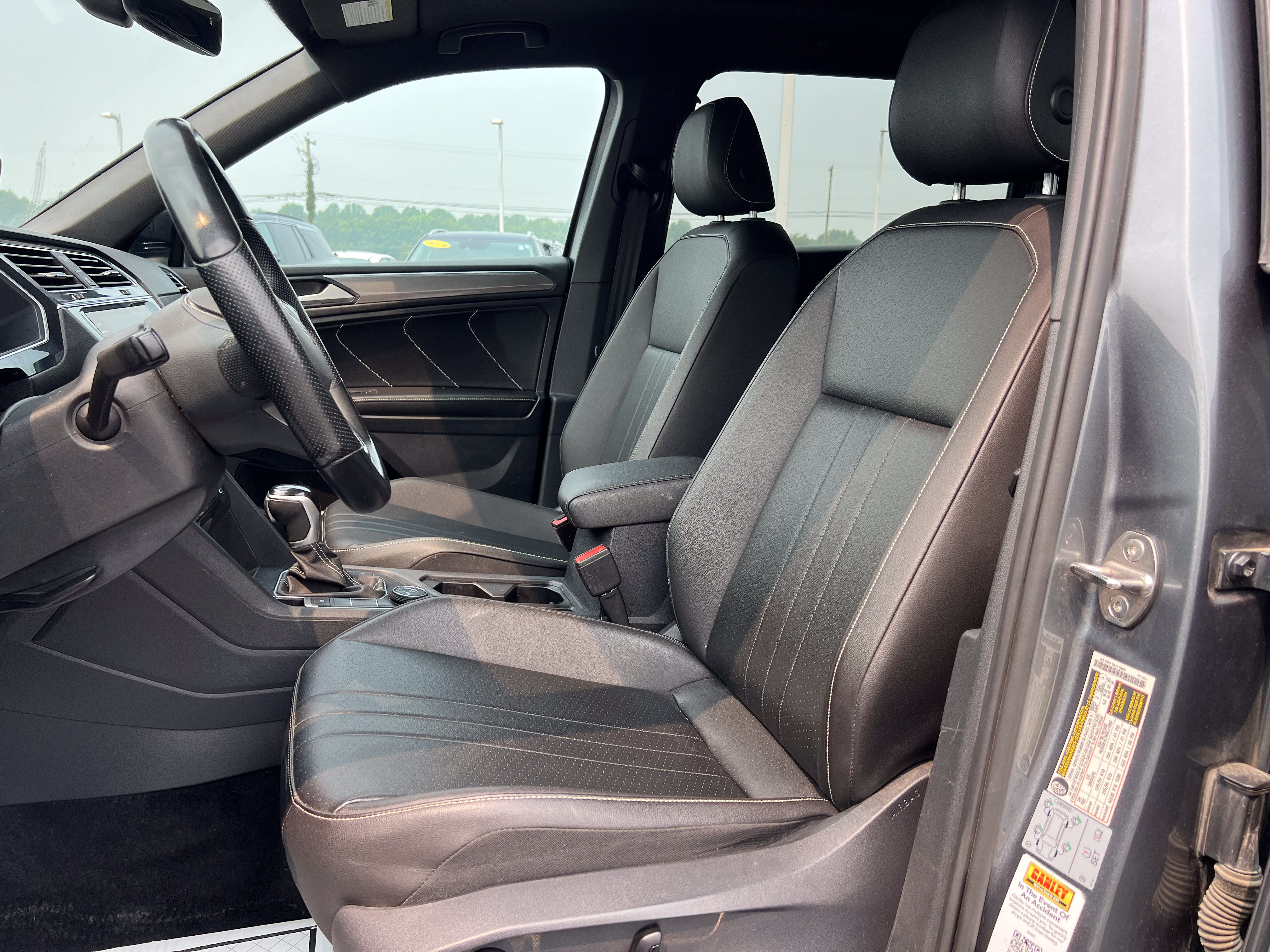 Used 2022 Volkswagen Tiguan SE R-Line AWD/4WD image 13