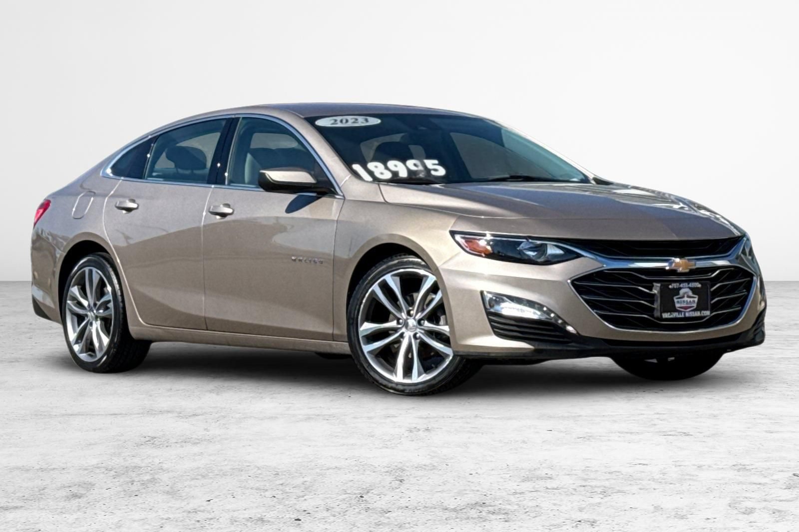 Used 2023 Chevrolet Malibu LT FWD image 2