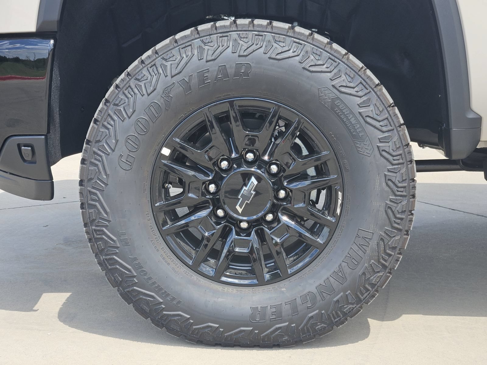 New 2026 Chevrolet Silverado 2500 ZR2 AWD/4WD image 12