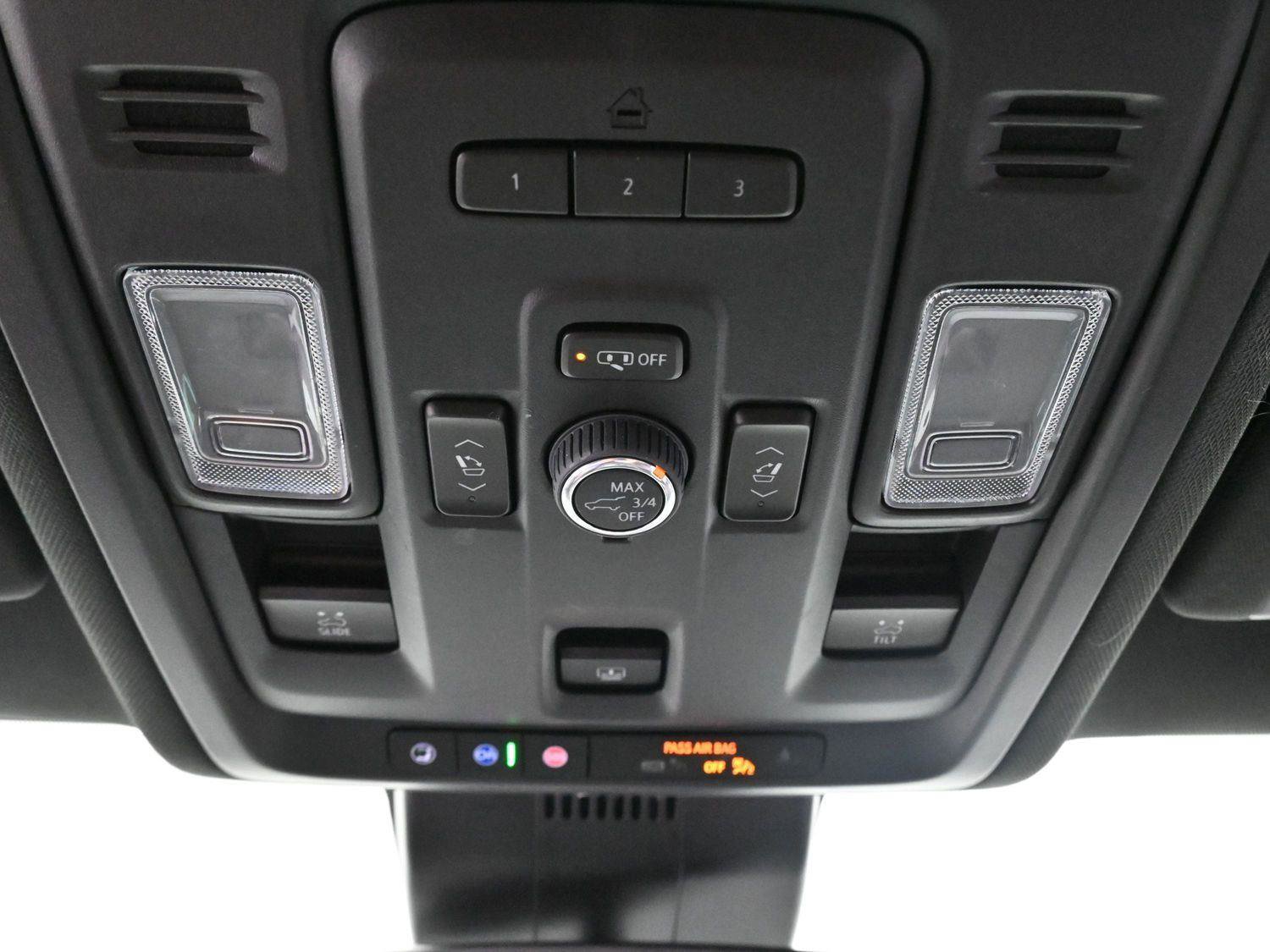 Used 2023 GMC Yukon XL AT4 w/ AT4 Premium Plus Package AWD/4WD image 30