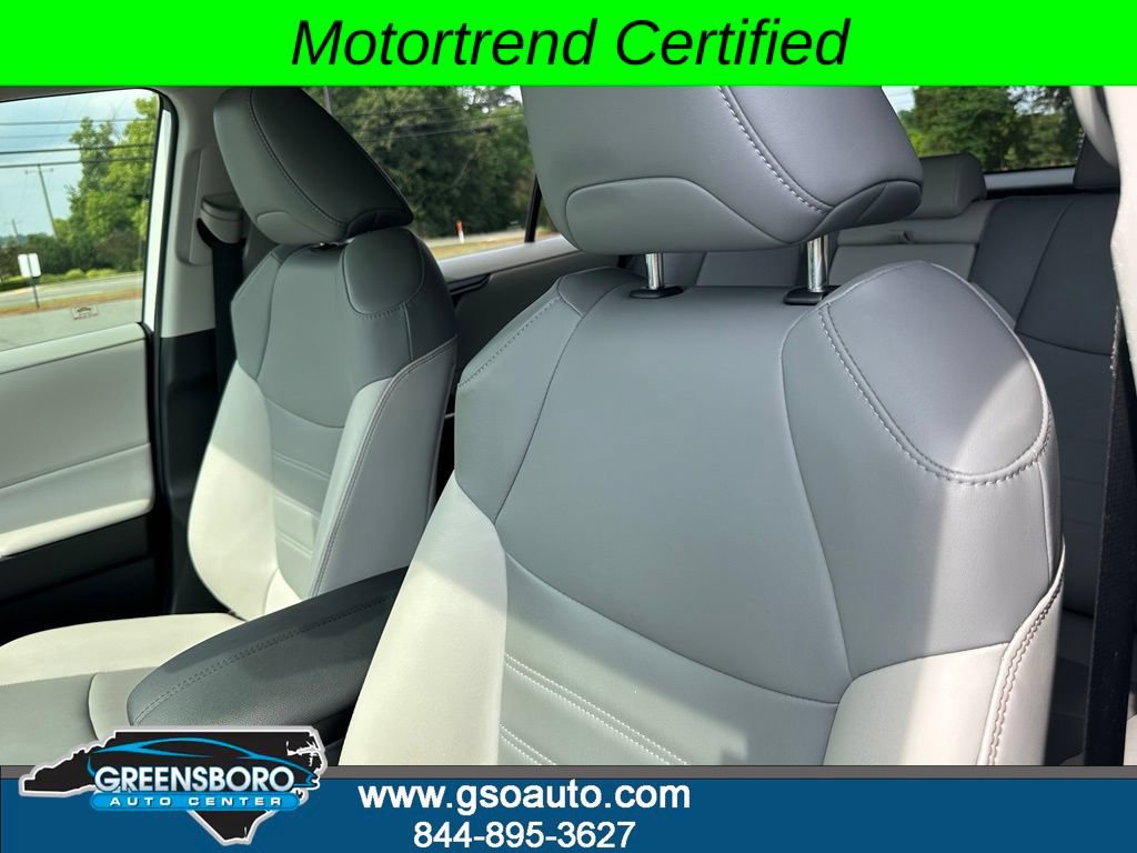 Used 2019 Toyota RAV4 XLE Premium AWD/4WD image 15