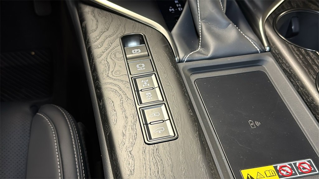 New 2025 Lexus LX 600 4WD w/ Luxury Package image 22