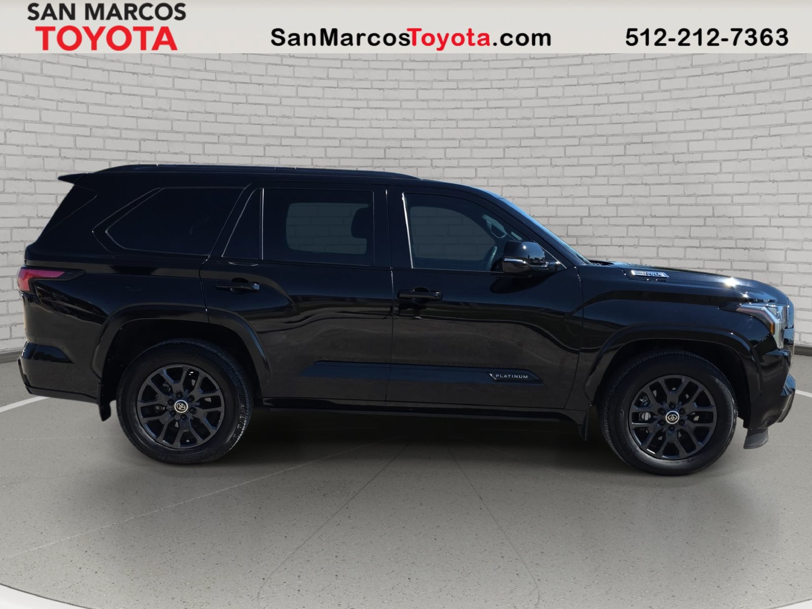 Used 2024 Toyota Sequoia Platinum AWD/4WD image 5