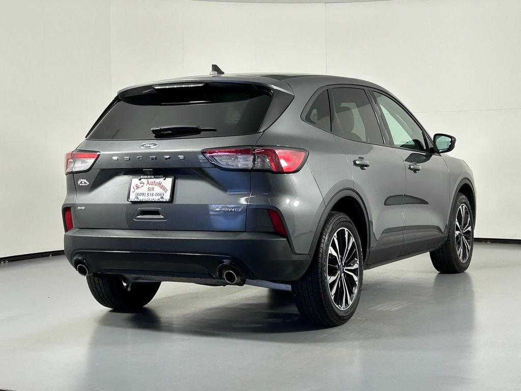 Used 2021 Ford Escape SE w/ SE Sport Appearance Package image 7