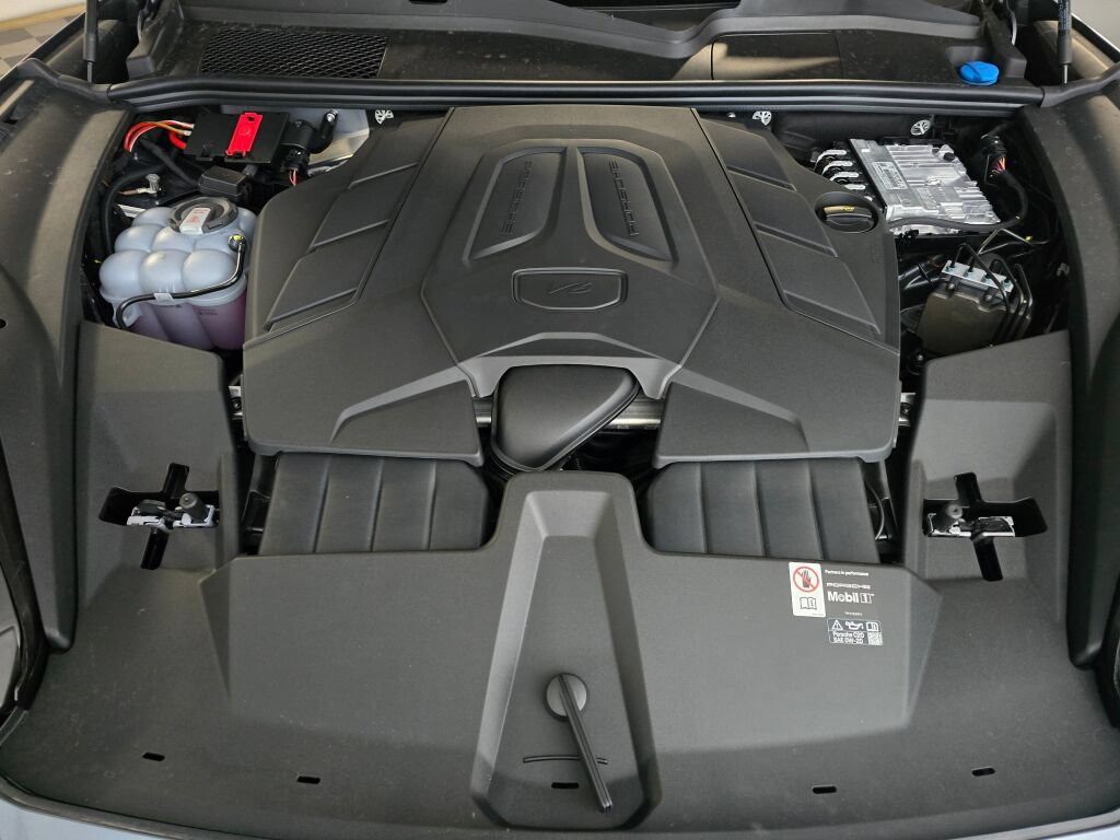 New 2026 Porsche Cayenne AWD/4WD image 11