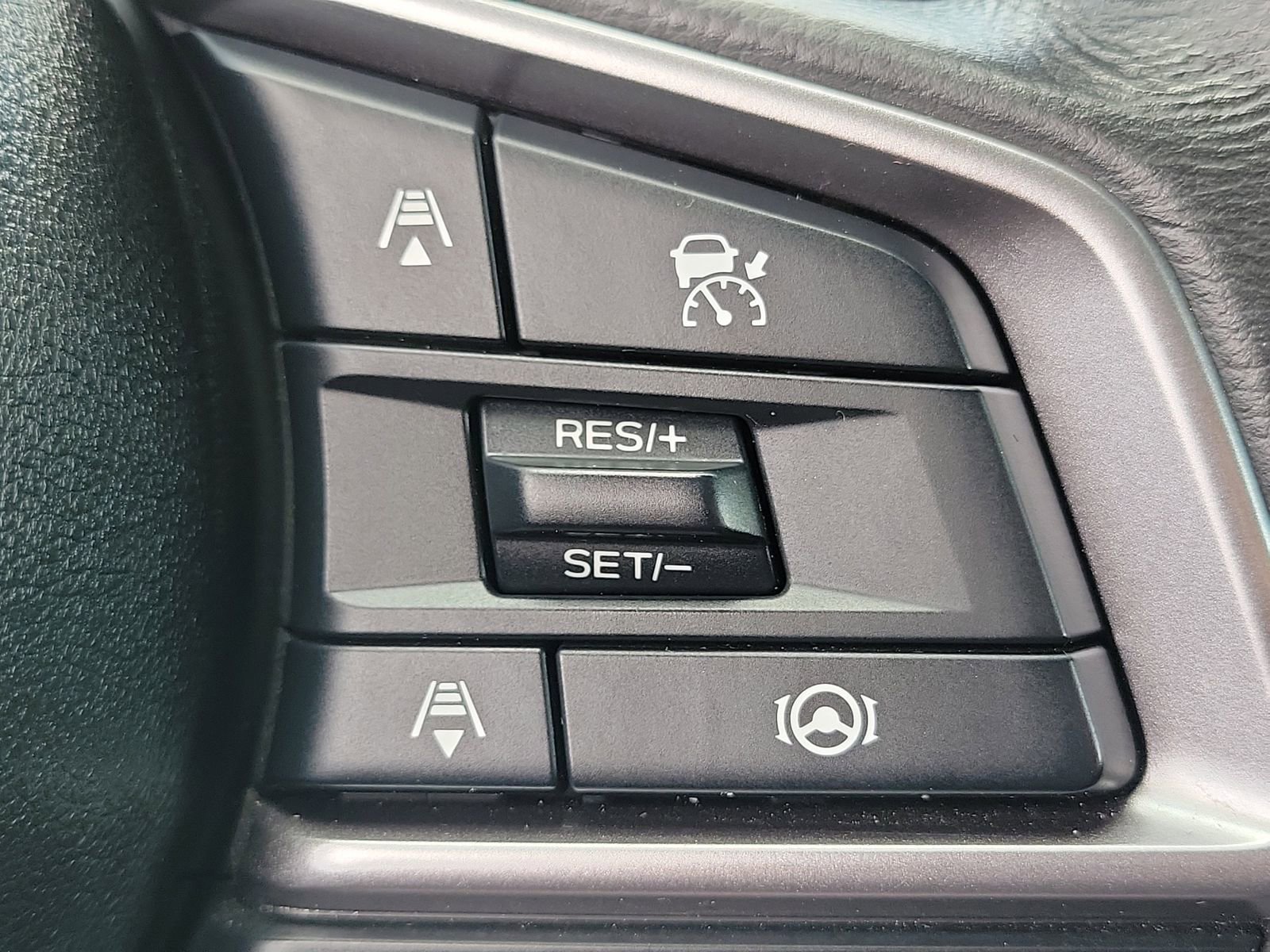 Used 2025 Subaru Outback Premium AWD/4WD image 9