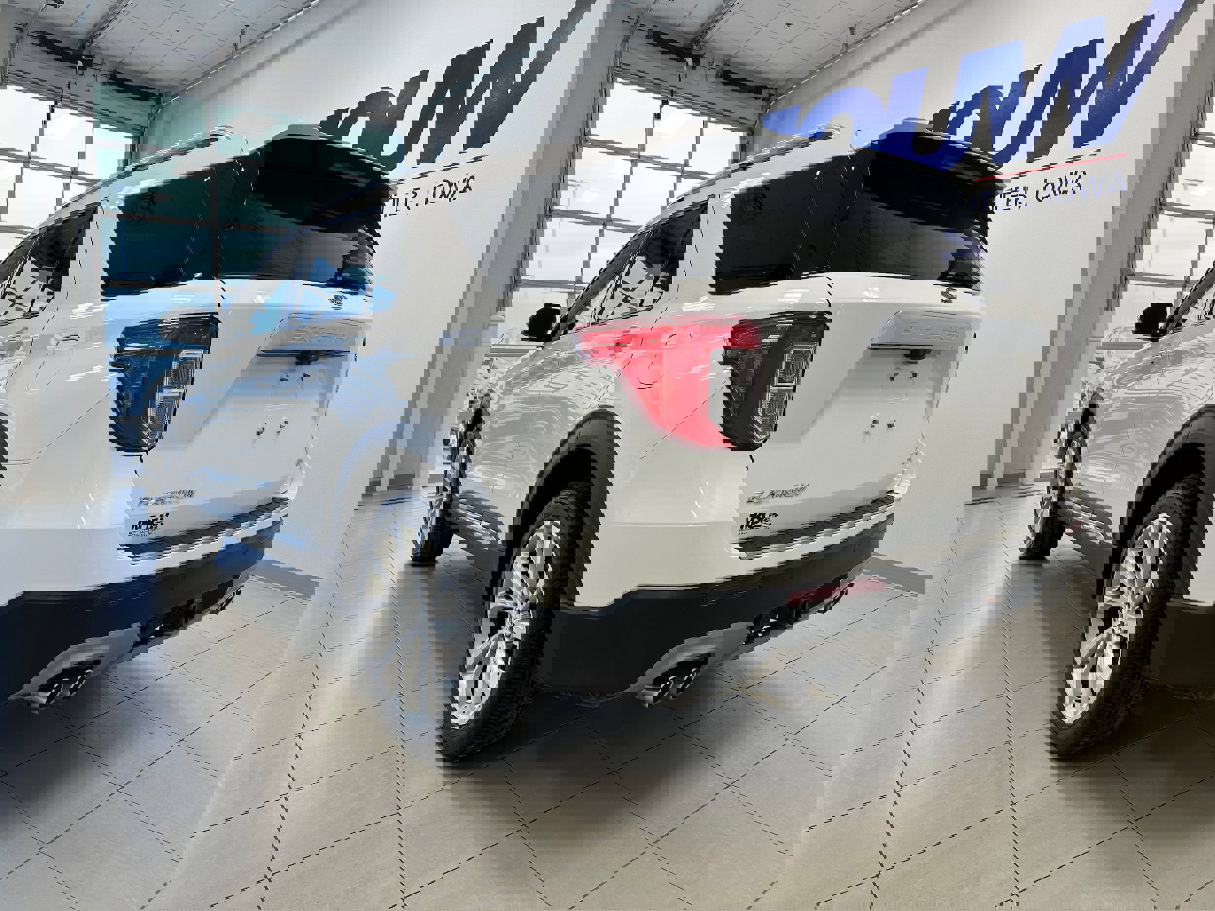 Used 2022 Ford Explorer Platinum w/ Equipment Group 601A image 6