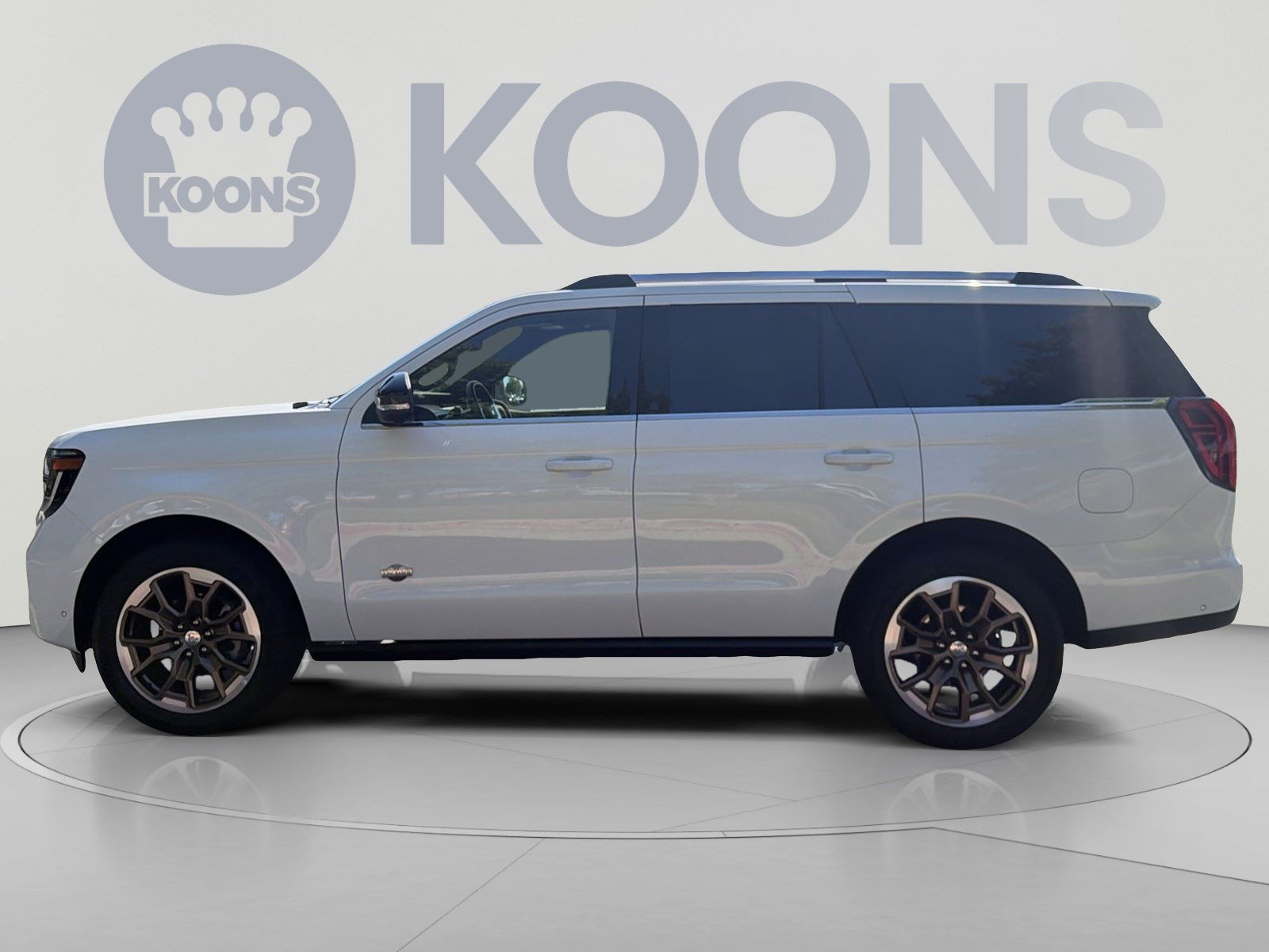 Used 2025 Ford Expedition King Ranch AWD/4WD image 2