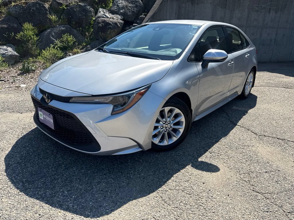 Used 2022 Toyota Corolla LE w/ LE Convenience Package FWD image 2