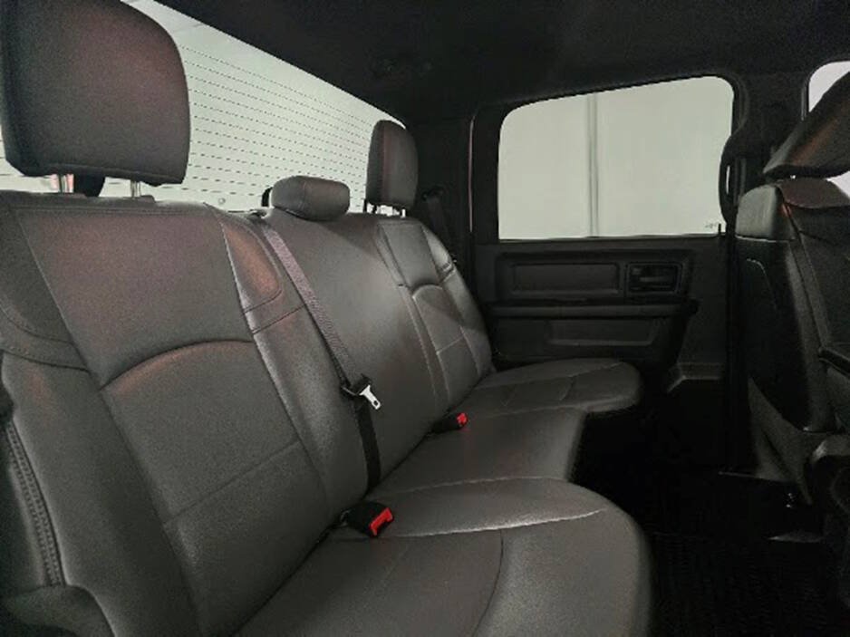 Used 2024 RAM 2500 Tradesman w/ Chrome Appearance Group AWD/4WD image 18