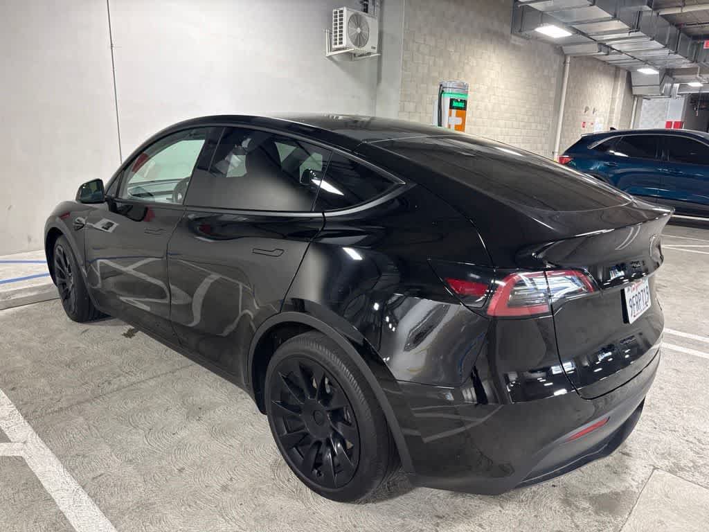 Used 2023 Tesla Model Y Long Range AWD/4WD image 3