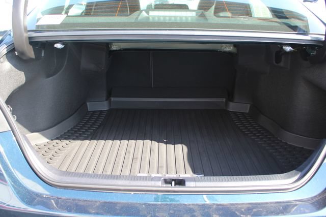 Used 2021 Toyota Camry XSE FWD image 21