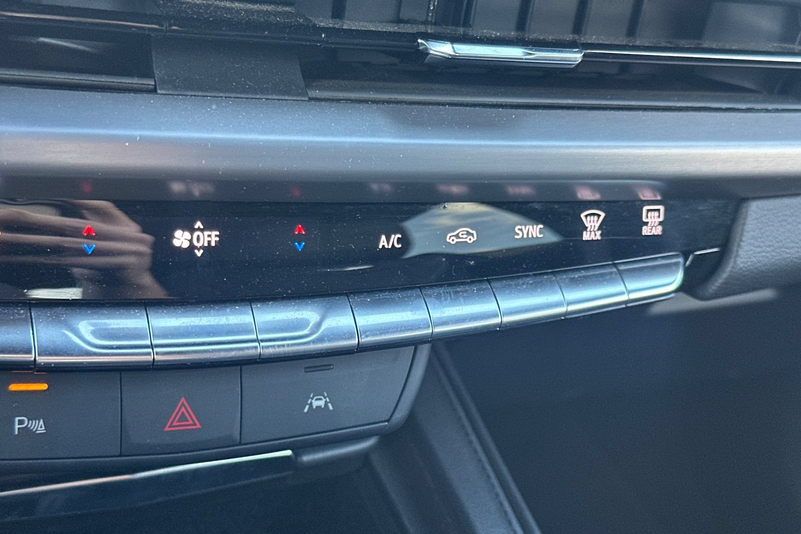 Certified 2025 Cadillac XT4 Premium Luxury FWD image 28