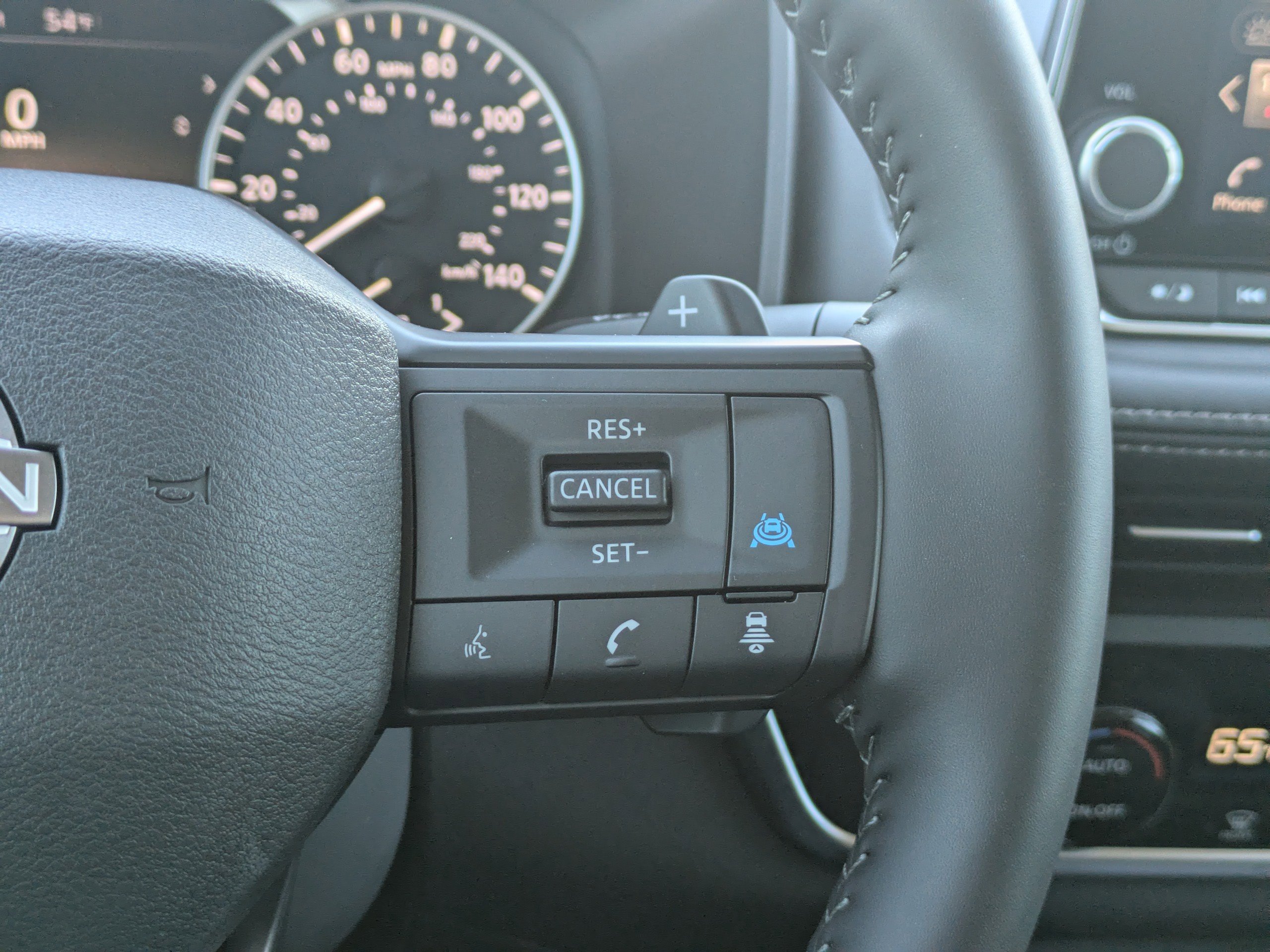 Certified 2025 Nissan Rogue SV image 28