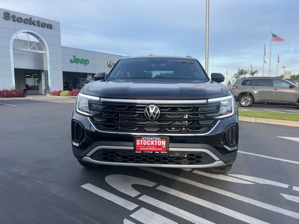 Used 2025 Volkswagen Atlas Cross Sport SE image 4