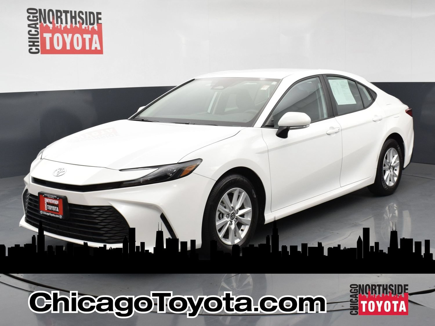 Used 2025 Toyota Camry LE FWD image 1