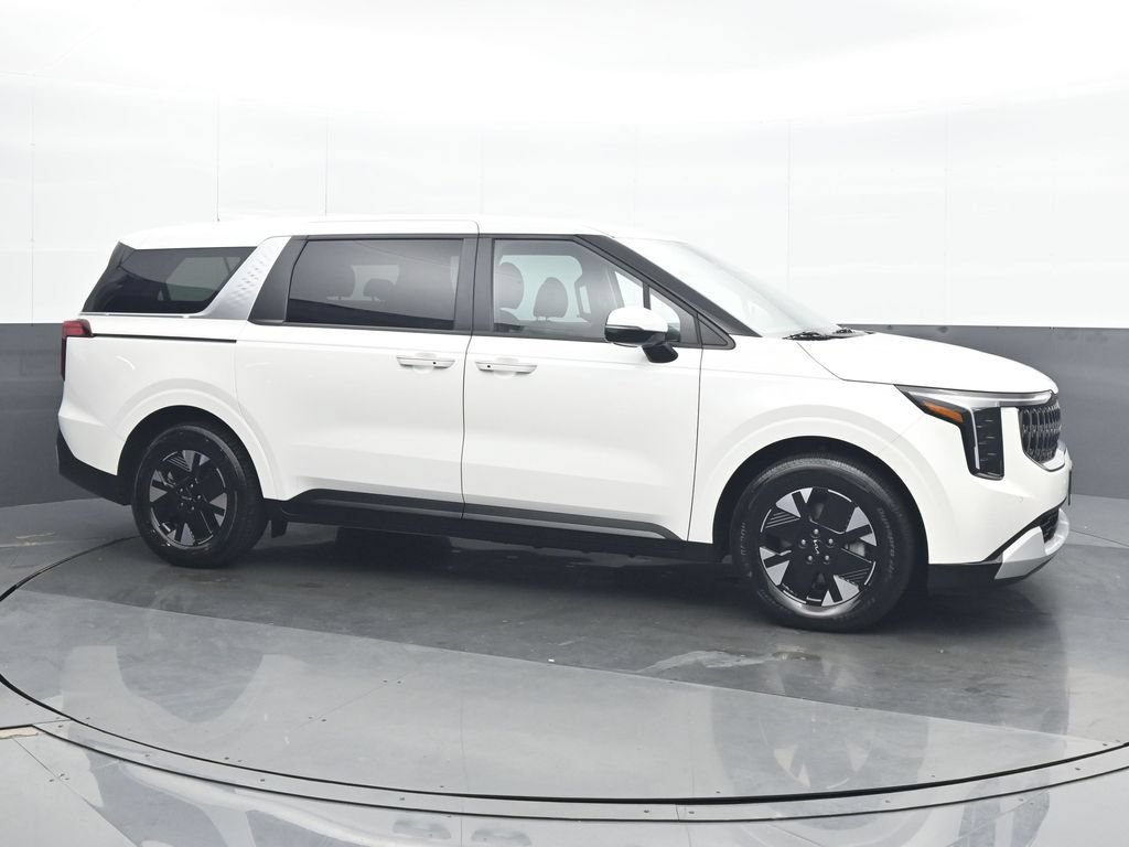 Used 2026 Kia Carnival LXS FWD image 8