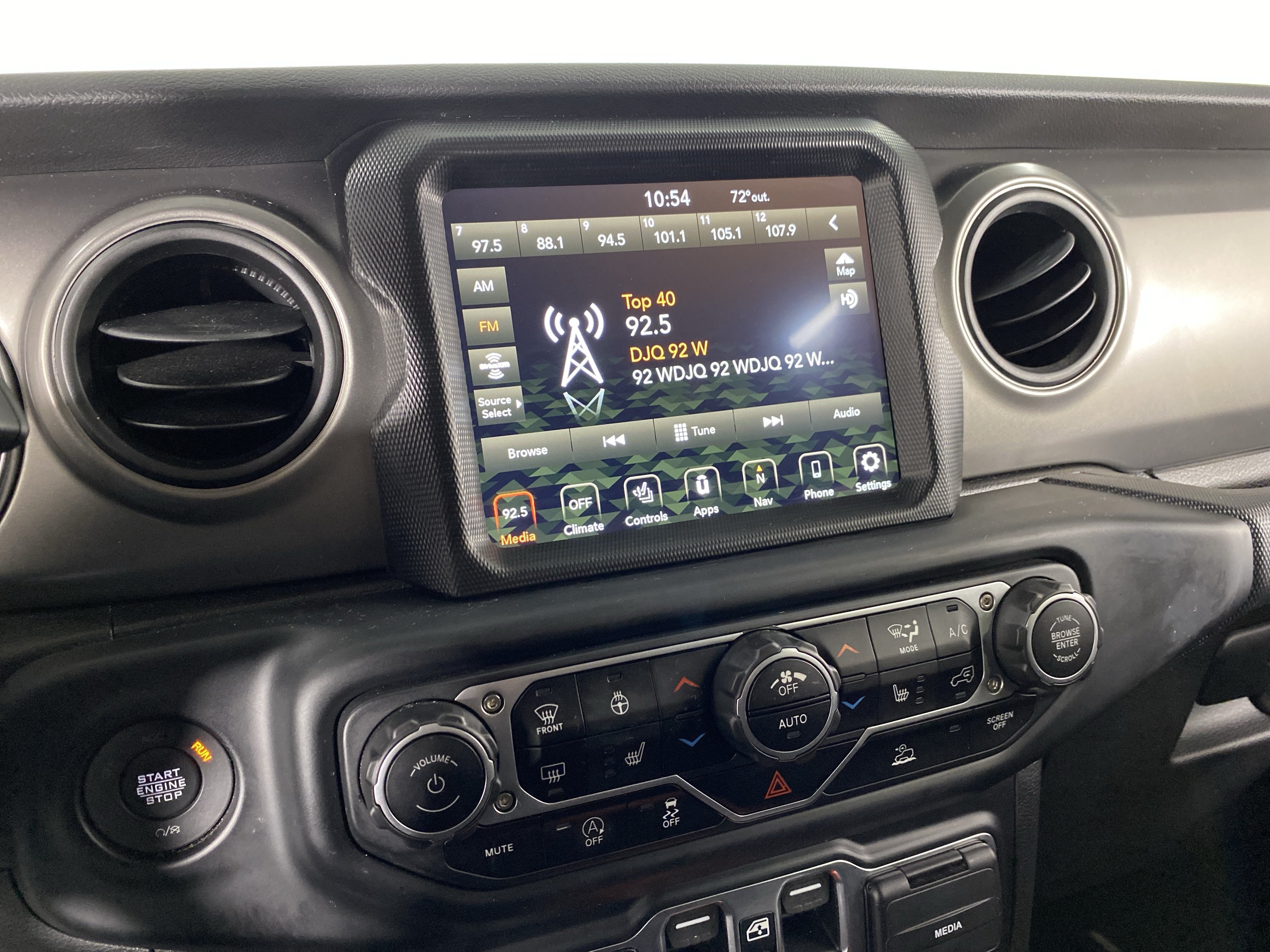 Used 2023 Jeep Gladiator Sport AWD/4WD image 29