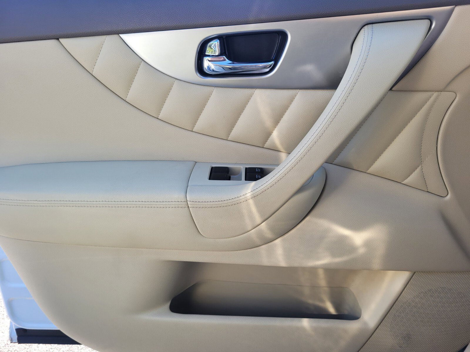 Used 2017 INFINITI QX70 2WD image 21