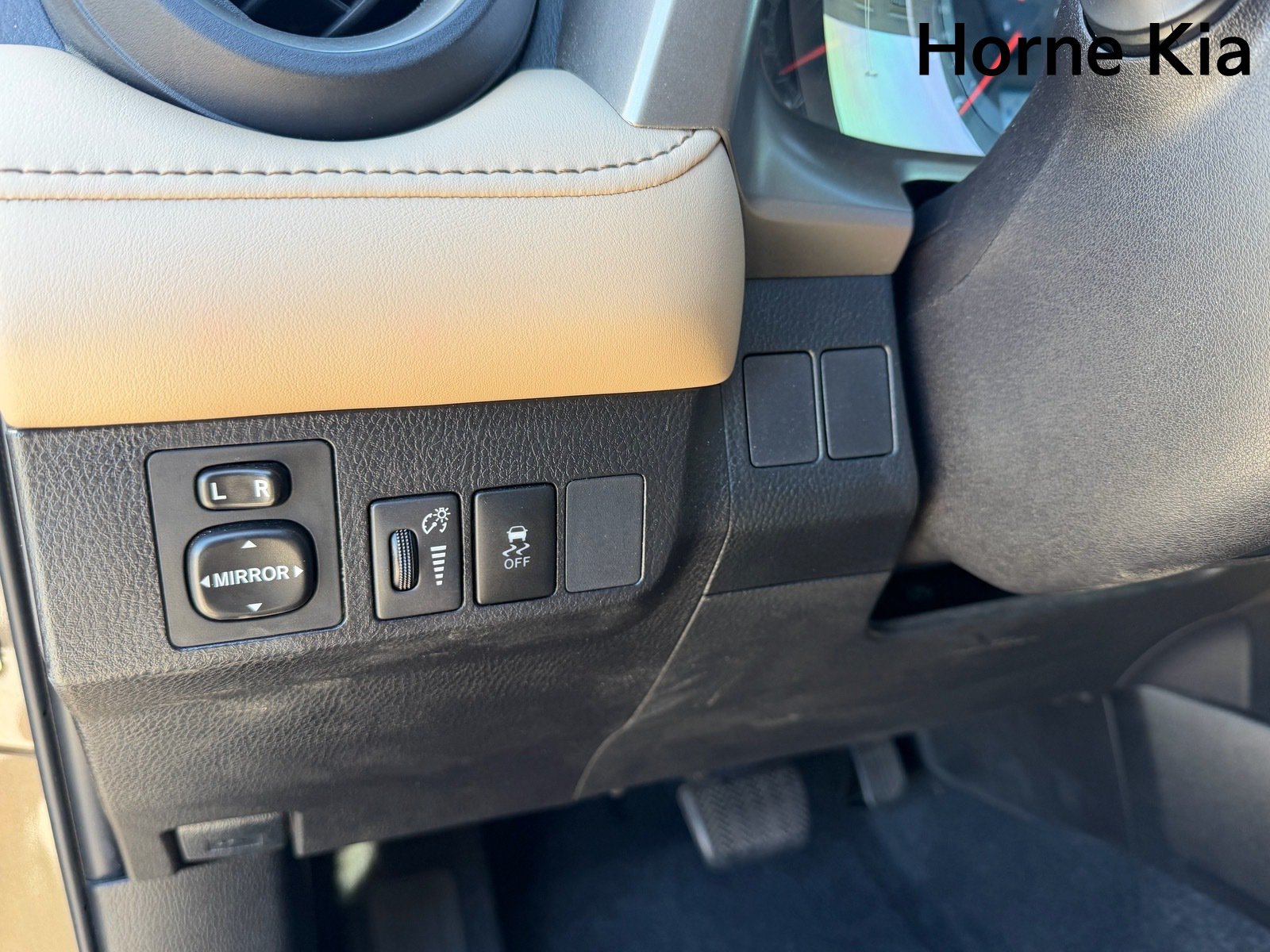 Used 2014 Toyota RAV4 XLE FWD image 22