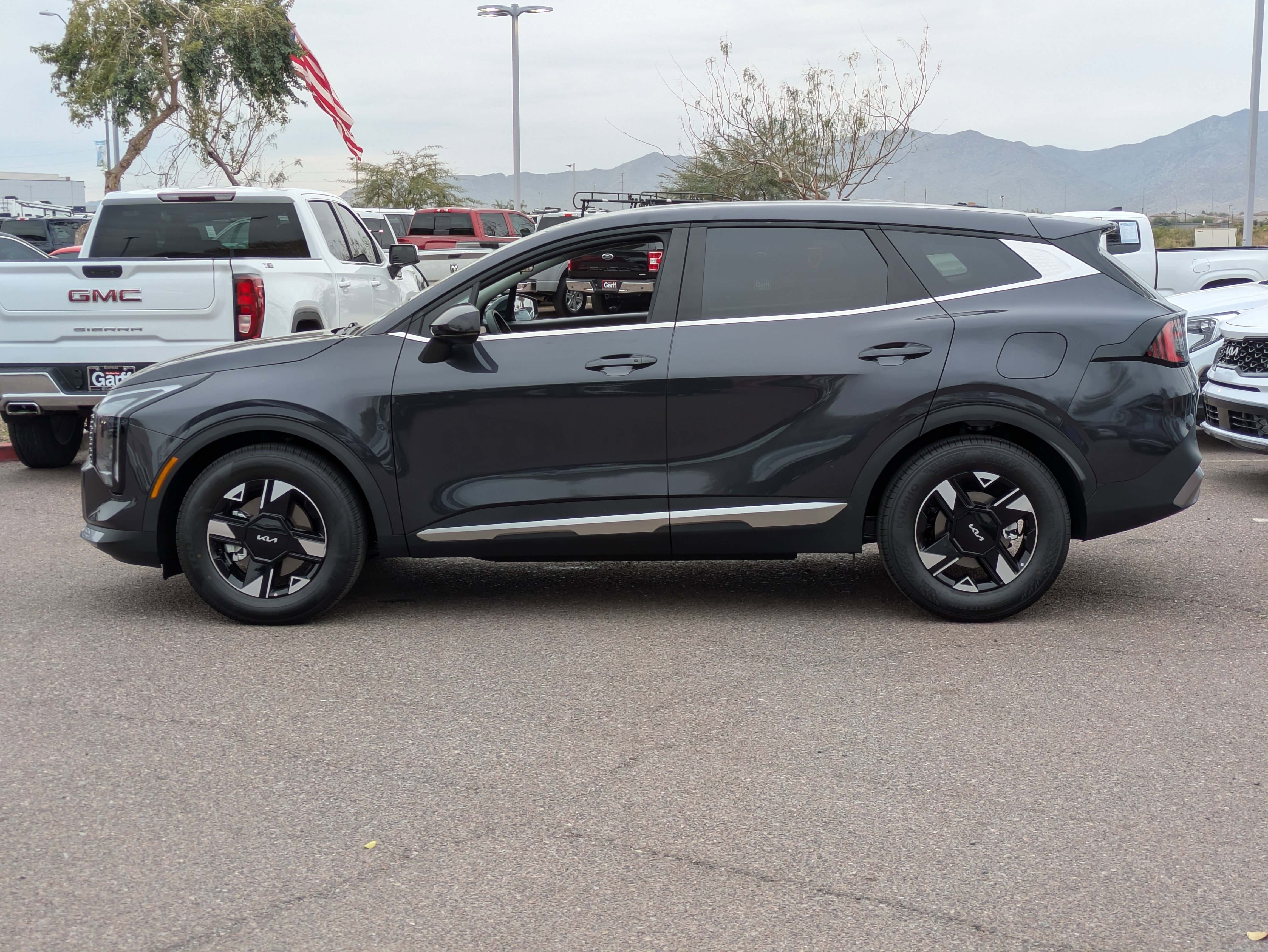 Used 2026 Kia Sportage LX image 6