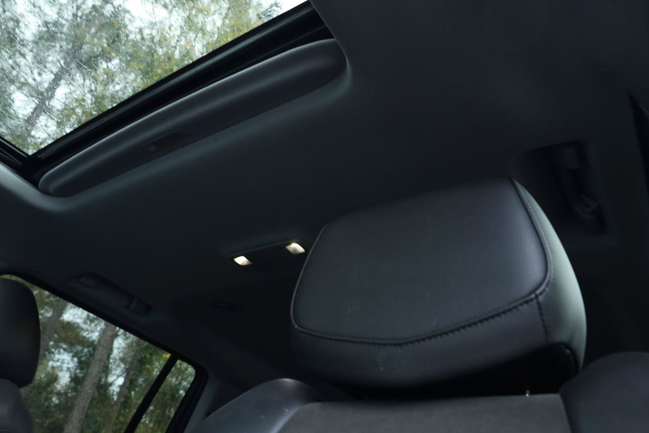 Used 2019 Cadillac Escalade ESV Luxury RWD image 13
