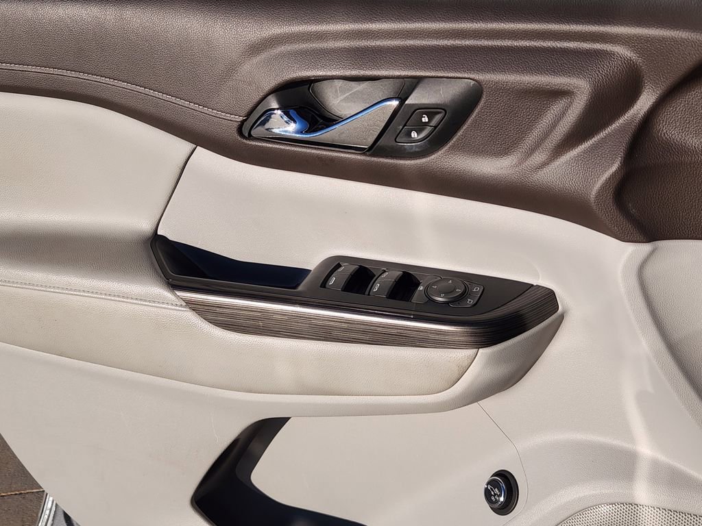 Used 2020 GMC Acadia SLT image 28