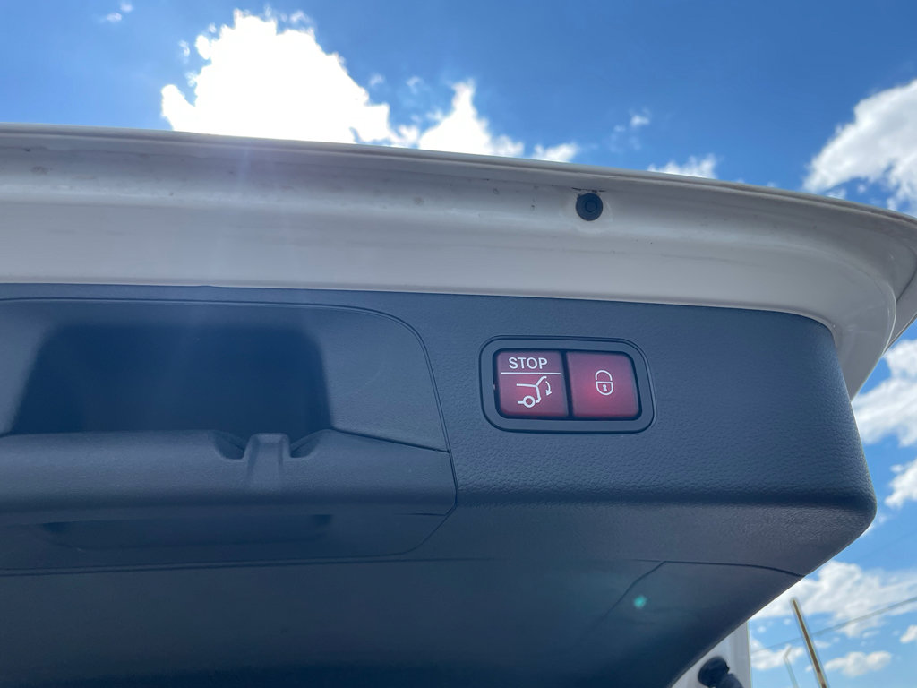 Used 2021 Mercedes-Benz GLC 300 4MATIC image 7