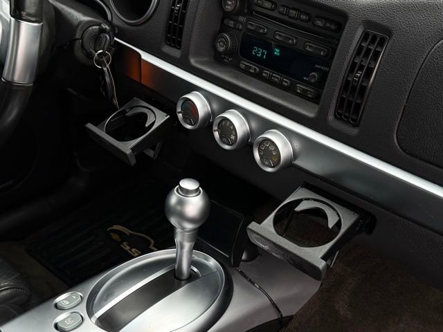 Used 2003 Chevrolet SSR w/ Preferred Equipment Group RWD image 18