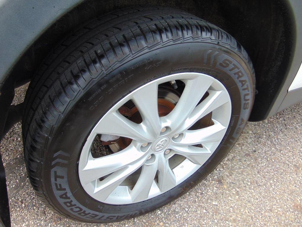Used 2014 Toyota RAV4 Limited w/ Technology Package AWD/4WD image 30